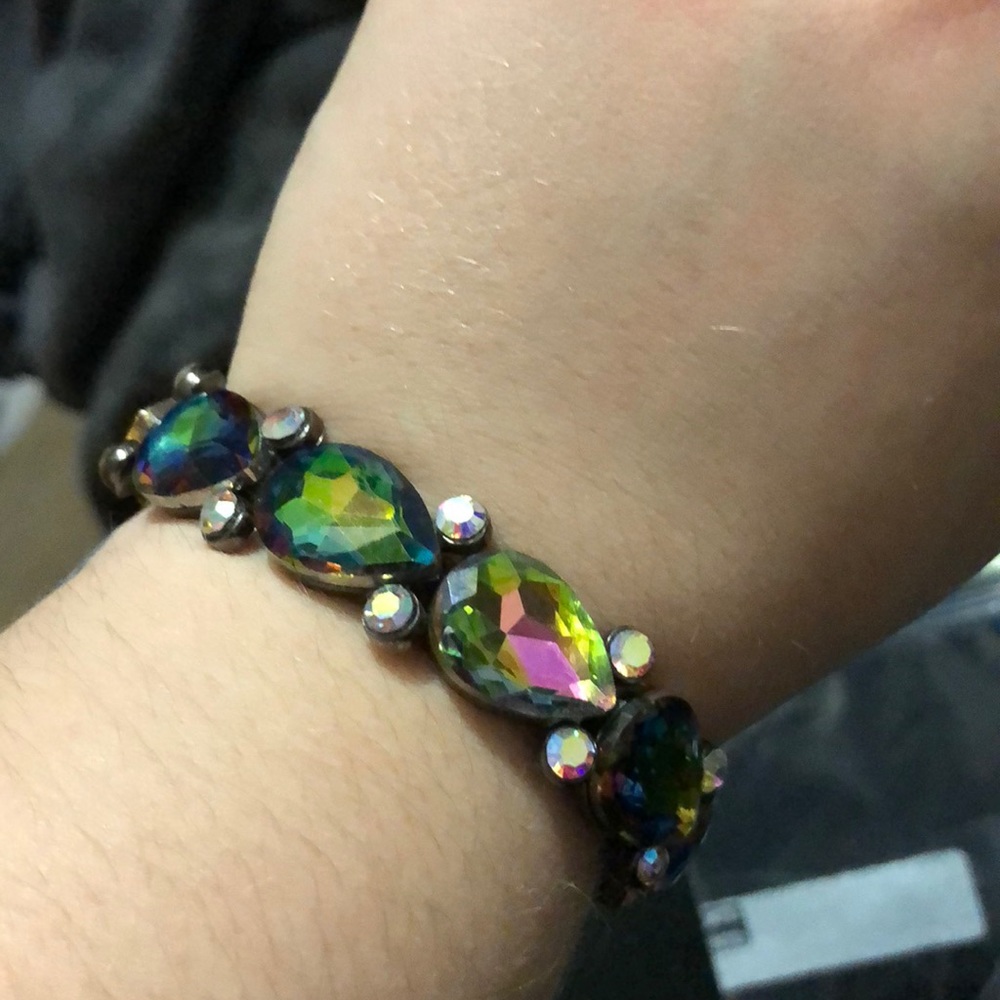 Gorgeous multi-dimensional bracelet